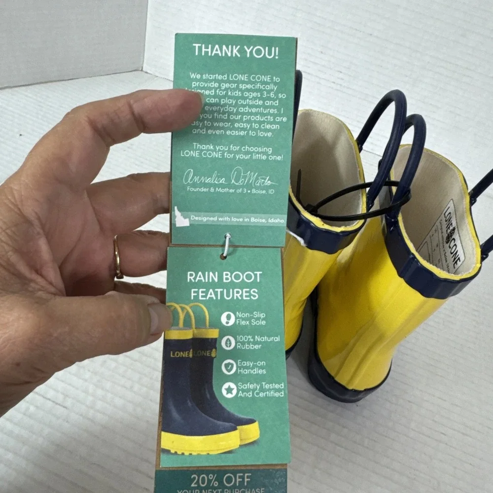 LoneCone Unisex Toddler Kids 6T Rainboots Sunshine Classic Yellow NWOB